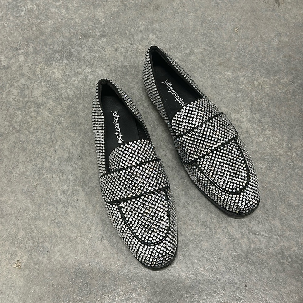 Never worn Jeffrey Campbell Vlelvit Crystal Embellished Loafer size 6